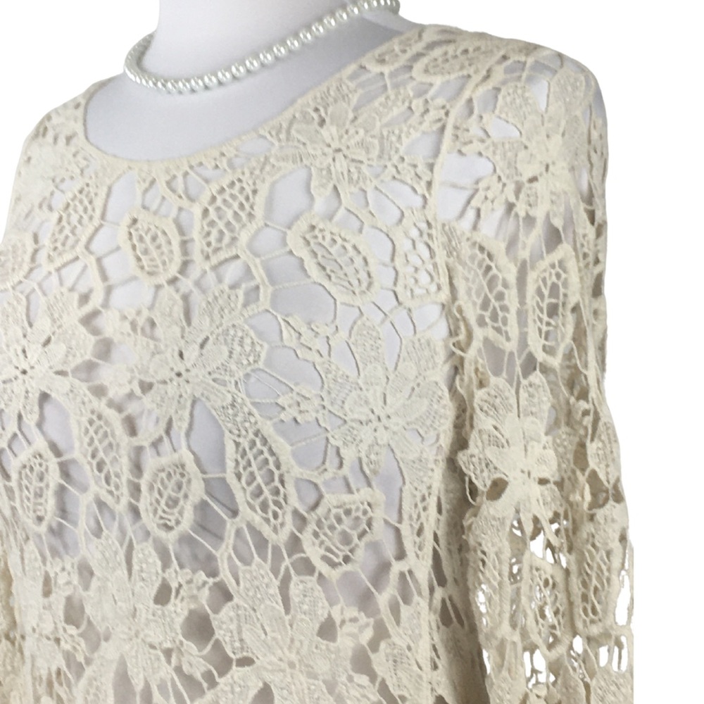 Anthro Finn & Clover Crochet 3/4 Sleeve Cotton Scallops Tassels Top size Medium - Picture 5 of 16